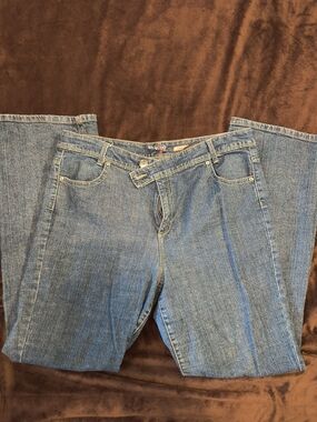 Style & Co Medium Blue Boot Cut Women's Jeans With Decorative Back Pockets